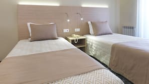 Desk, soundproofing, free WiFi, linens
