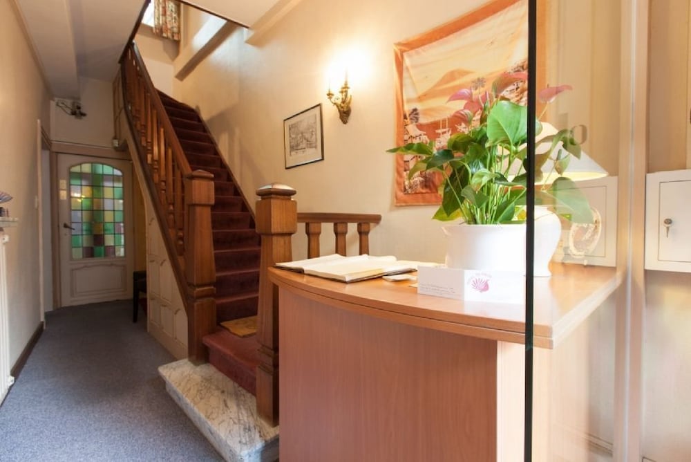 Photo - Gillis Eight Guest Rooms by Romy&Travis