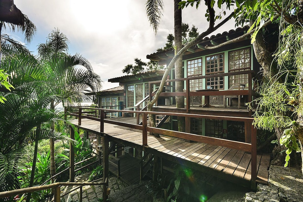 Porto Pousada Saco da Capela in Ilhabela, Brazil
