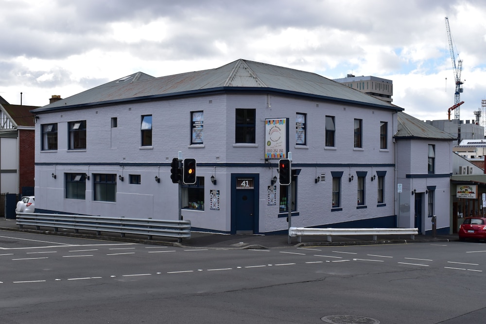 Hobart's Accommodation & Hostel
