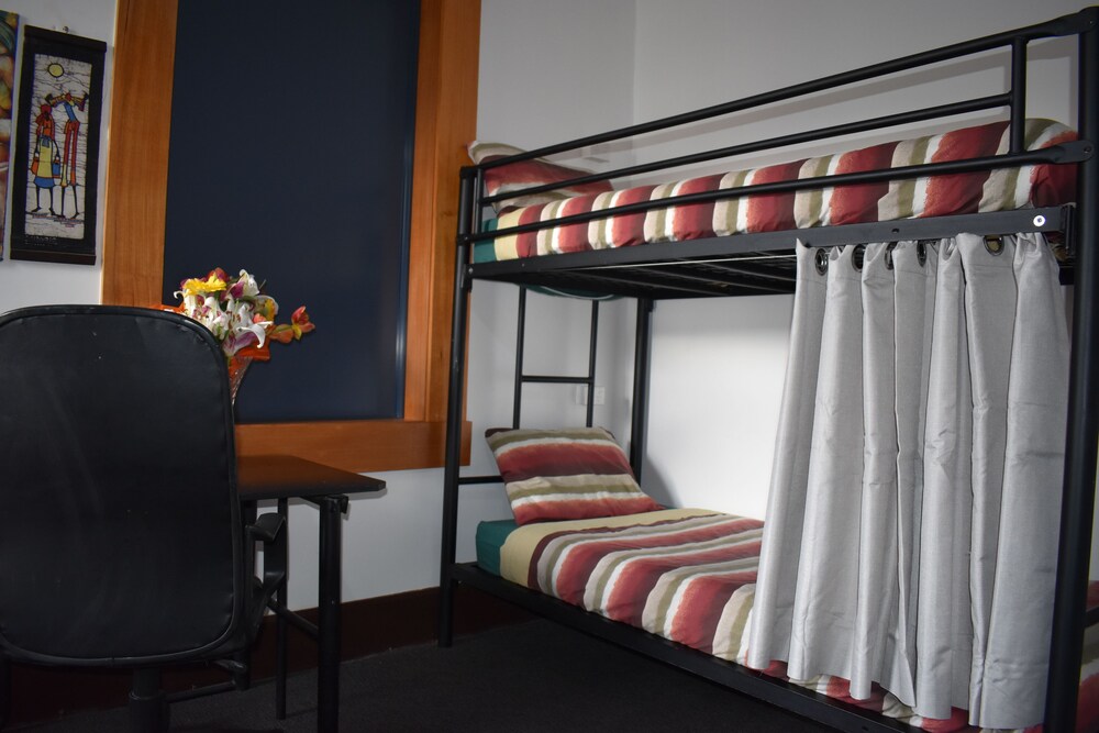 Hobart's Accommodation & Hostel