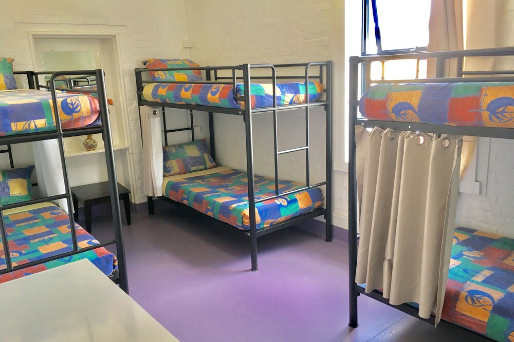 Hobart's Accommodation & Hostel
