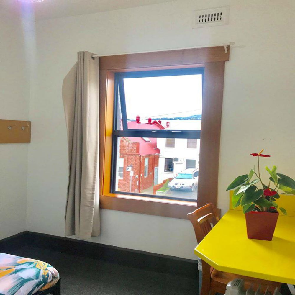 Hobart's Accommodation & Hostel