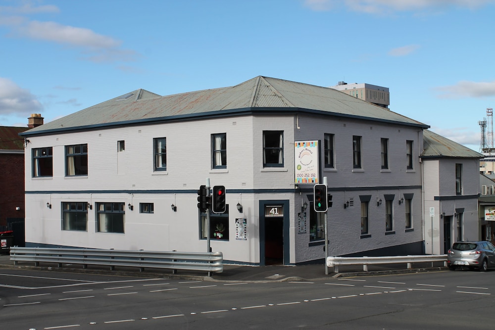 Hobart's Accommodation & Hostel