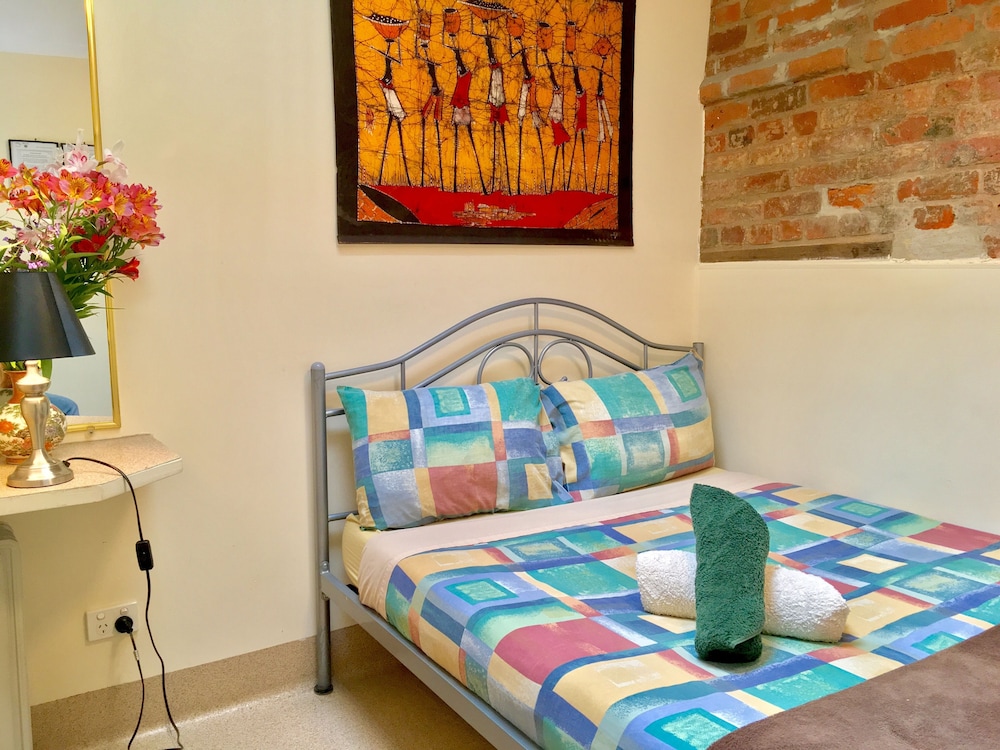 Hobart's Accommodation & Hostel