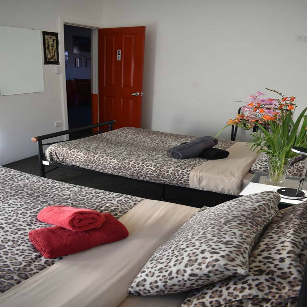 Hobart's Accommodation & Hostel