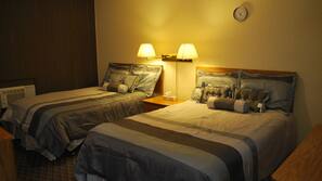 1 bedroom, minibar, desk, free WiFi