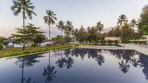 Outdoor pool, pool loungers