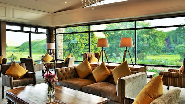 Lobby-Lounge