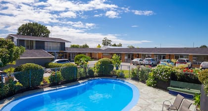 Middle Park Motel