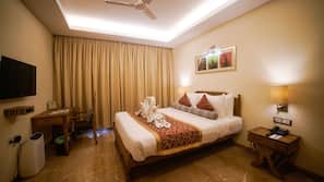 Premium bedding, down duvet, Select Comfort beds, minibar