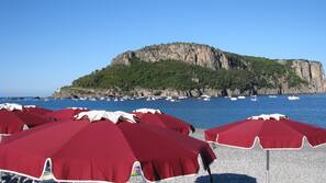 Spiaggia privata, lettini da mare, ombrelloni, immersioni subacquee