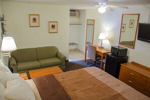 Room, 1 King Bed, Non Smoking | Desk, blackout drapes, soundproofing, iron/ironing board
