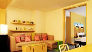 Down duvet, in-room safe, desk, blackout curtains