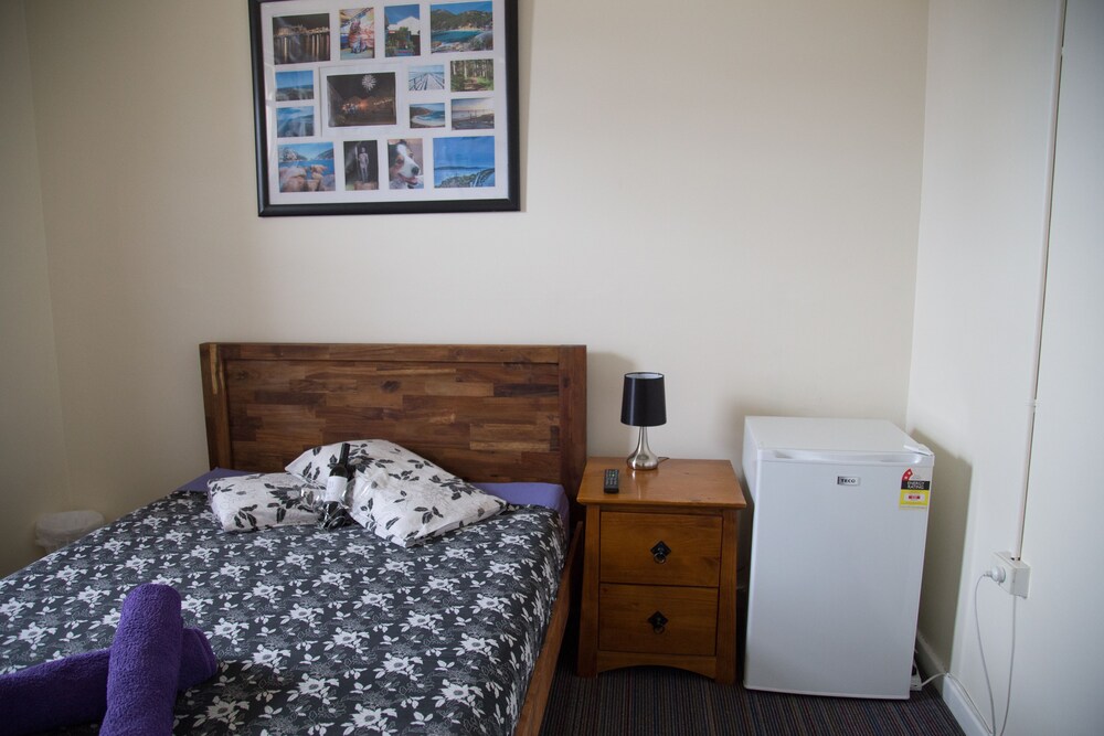 1849 Backpackers Hotel