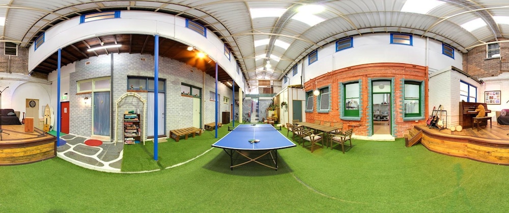 1849 Backpackers Hotel