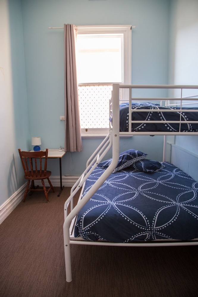1849 Backpackers Hotel