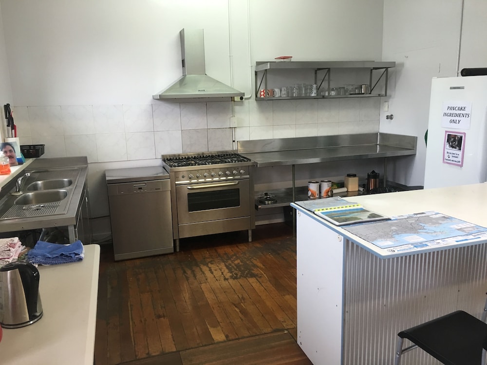 1849 Backpackers Hotel