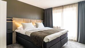 Minibar, in-room safe, blackout curtains, free WiFi