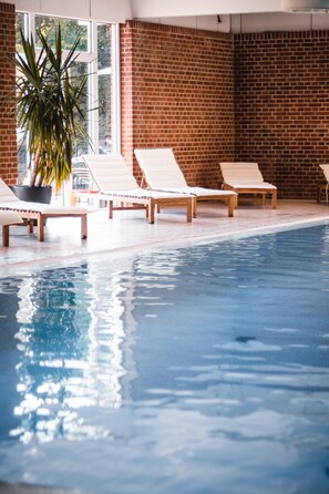 2 indoor pools