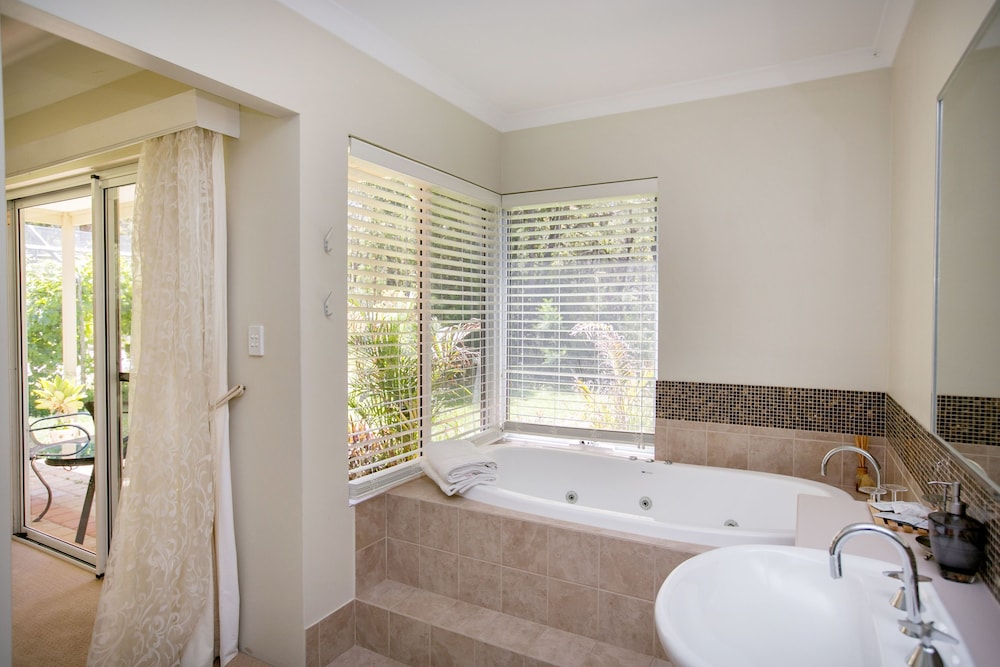 Bathroom, Margaret River B&B