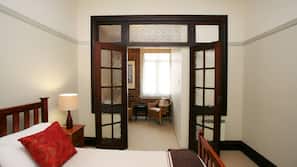 1 bedroom, premium bedding, iron/ironing board, free WiFi