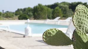 Piscina stagionale all'aperto