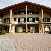 Basilica di Santa Rita Accommodation: 99 Hotels near 