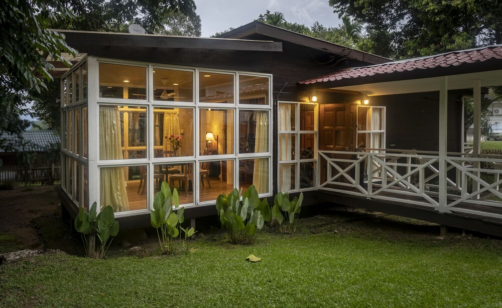 Sutera Sanctuary Lodges At Poring Hot Springs Kota Kinabalu - 