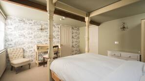 Desk, iron/ironing board, free WiFi, linens