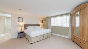 Desk, iron/ironing board, free WiFi, linens
