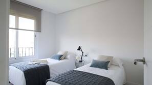 Hypo-allergenic bedding, down comforters, in-room safe