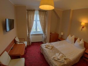 In-room safe, free WiFi