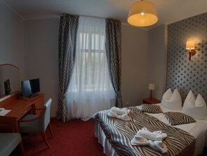 Budget Double Room | Living area | TV