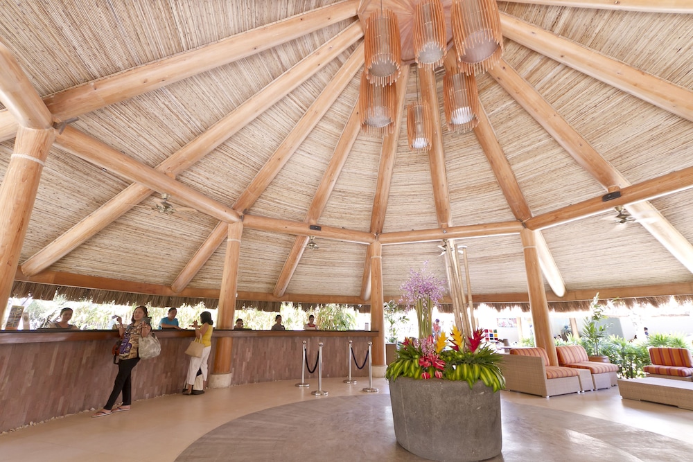 Lobby, Bluewater Maribago Beach Resort