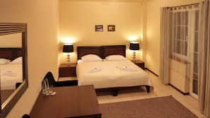 1 bedroom, premium bedding, iron/ironing board, free WiFi