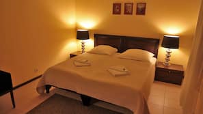 1 bedroom, premium bedding, iron/ironing board, free WiFi