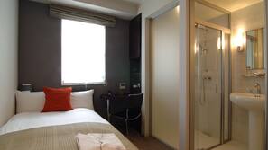 Premium bedding, down duvet, desk, blackout curtains