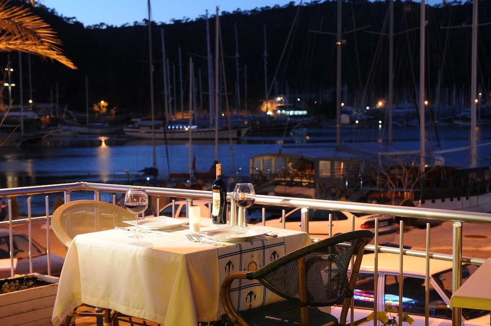 Grand Ata Park Hotel