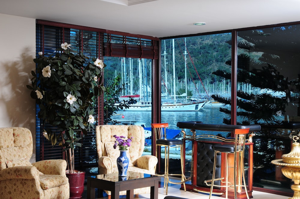 Grand Ata Park Hotel