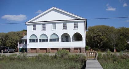 The Pelican Inn
