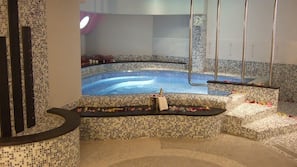 Bain à remous intérieur