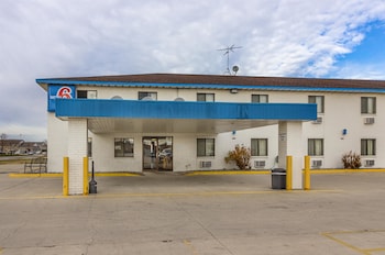 Motel 6 Fargo - South