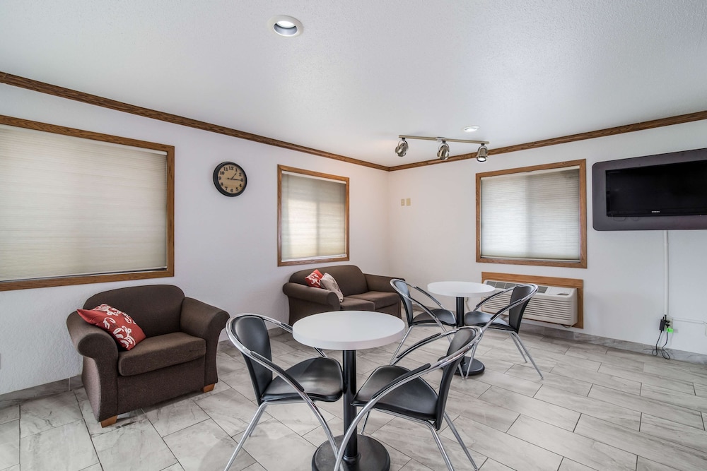 Motel 6 Fargo, ND - South