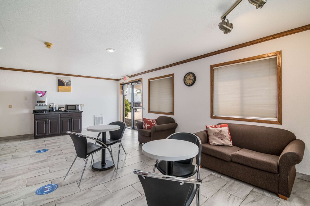 Motel 6 Fargo, ND - South