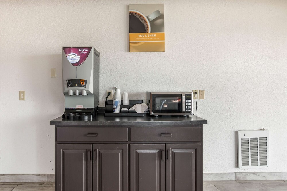 Motel 6 Fargo, ND - South