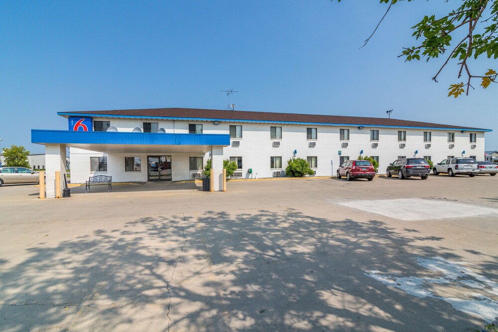 Motel 6 Fargo, ND - South