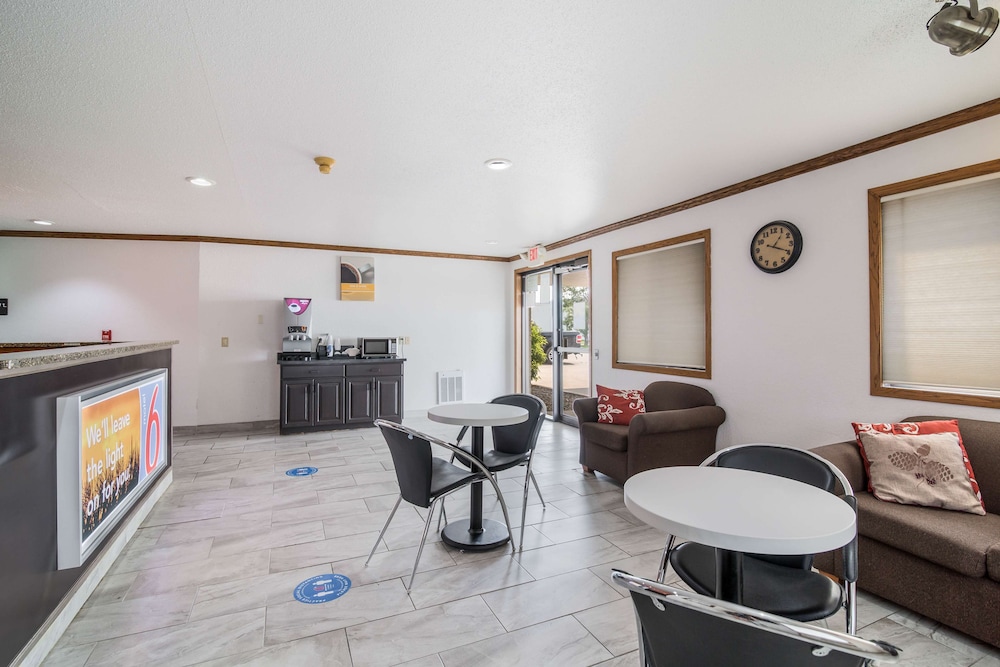 Motel 6 Fargo, ND - South