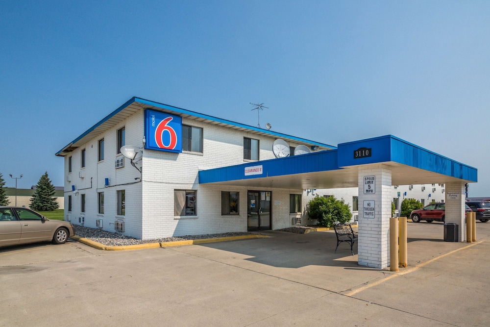 Motel 6 Fargo, ND - South