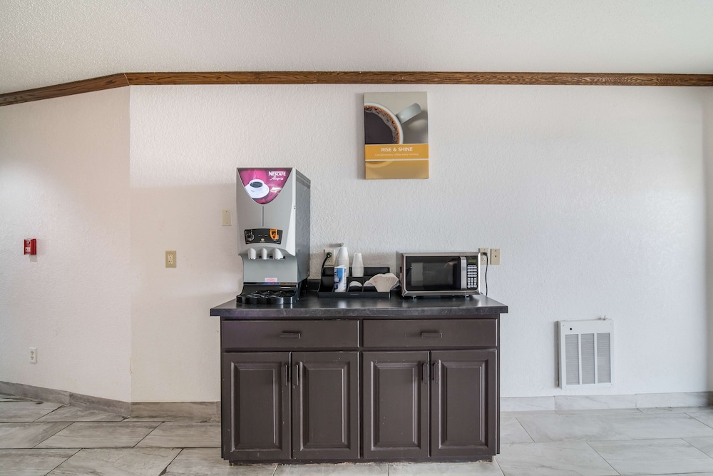 Motel 6 Fargo, ND - South